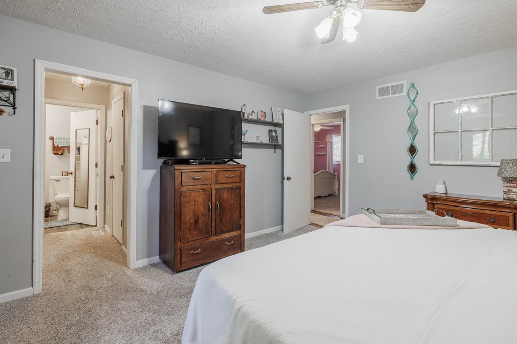 595 Hillcrest Circle, Hawesville, Kentucky 42348, 3 Bedrooms Bedrooms, ,2 BathroomsBathrooms,Single Family Residence,For Sale,Hillcrest Circle,86377