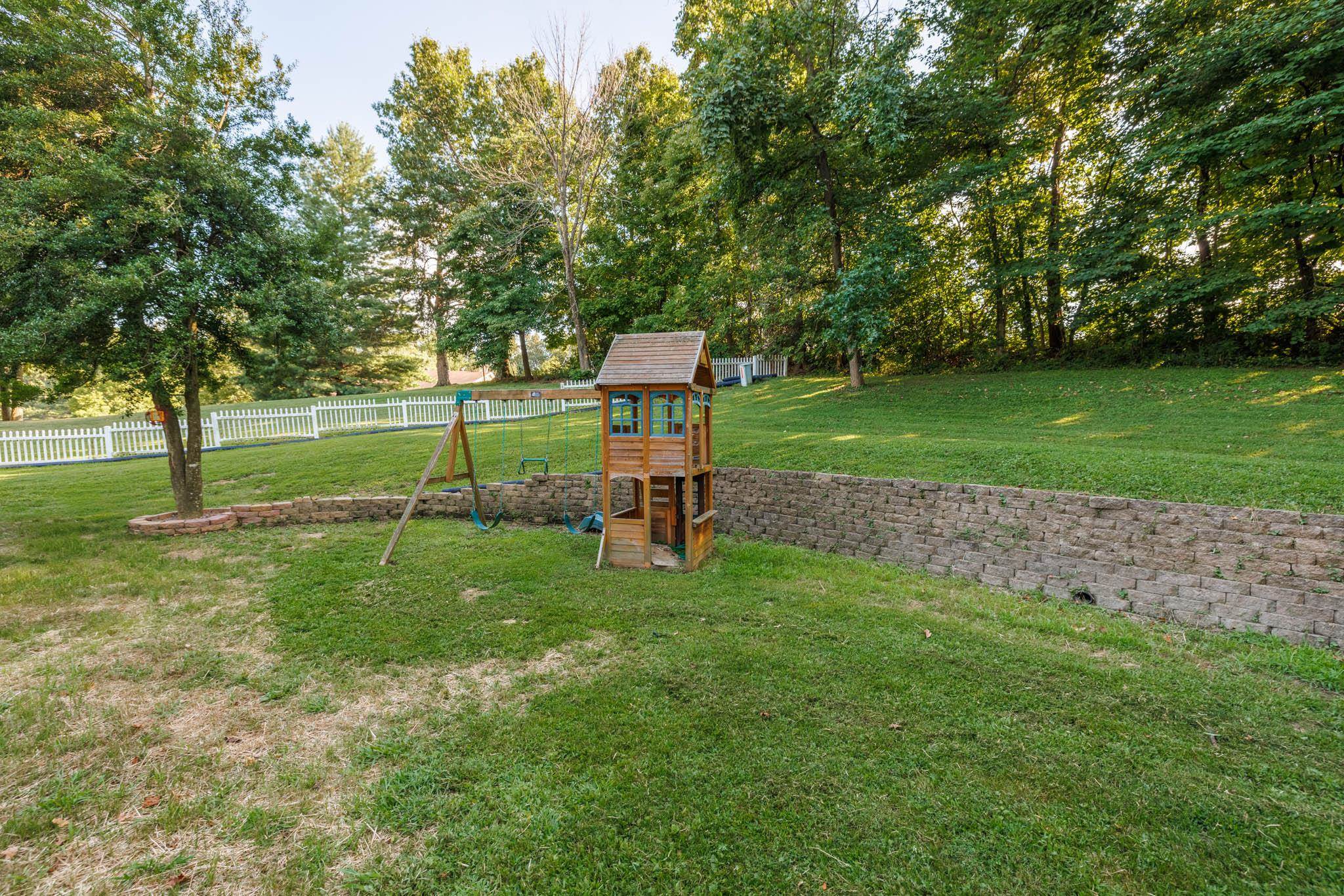 595 Hillcrest Circle, Hawesville, Kentucky 42348, 3 Bedrooms Bedrooms, ,2 BathroomsBathrooms,Single Family Residence,For Sale,Hillcrest Circle,86377