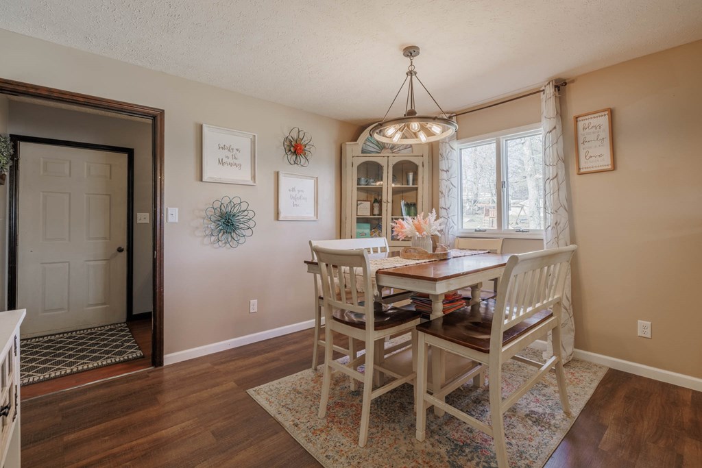 595 Hillcrest Circle, Hawesville, Kentucky 42348, 3 Bedrooms Bedrooms, ,2 BathroomsBathrooms,Single Family Residence,For Sale,Hillcrest Circle,86377