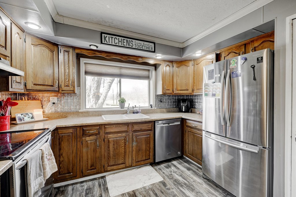9437 State Route 136 West, Calhoun, Kentucky 42327, 4 Bedrooms Bedrooms, ,3 BathroomsBathrooms,Single Family Residence,For Sale,State Route 136 West,86426