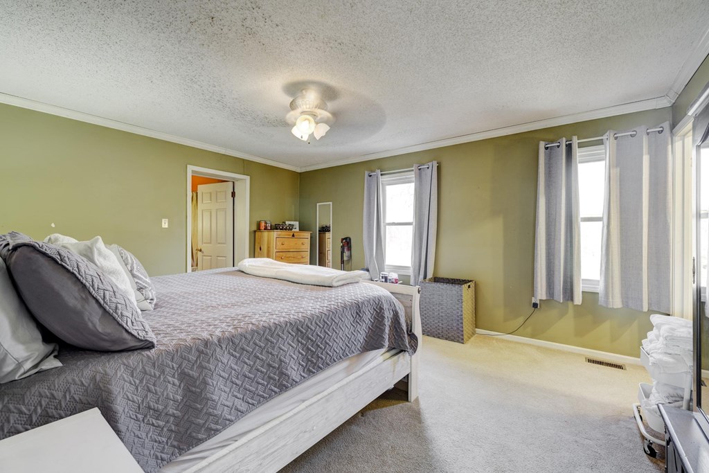 9437 State Route 136 West, Calhoun, Kentucky 42327, 4 Bedrooms Bedrooms, ,3 BathroomsBathrooms,Single Family Residence,For Sale,State Route 136 West,86426