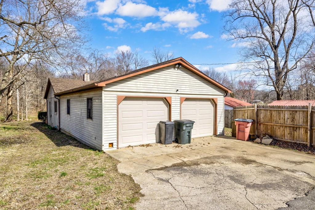 9437 State Route 136 West, Calhoun, Kentucky 42327, 4 Bedrooms Bedrooms, ,3 BathroomsBathrooms,Single Family Residence,For Sale,State Route 136 West,86426