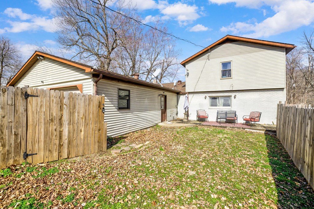 9437 State Route 136 West, Calhoun, Kentucky 42327, 4 Bedrooms Bedrooms, ,3 BathroomsBathrooms,Single Family Residence,For Sale,State Route 136 West,86426