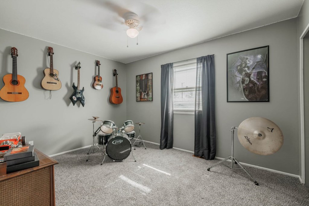 2510 Whirlaway Drive, Owensboro, Kentucky 42301, 4 Bedrooms Bedrooms, ,2 BathroomsBathrooms,Single Family Residence,For Sale,Whirlaway Drive,86452