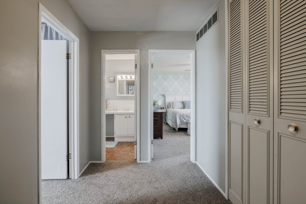 2510 Whirlaway Drive, Owensboro, Kentucky 42301, 4 Bedrooms Bedrooms, ,2 BathroomsBathrooms,Single Family Residence,For Sale,Whirlaway Drive,86452