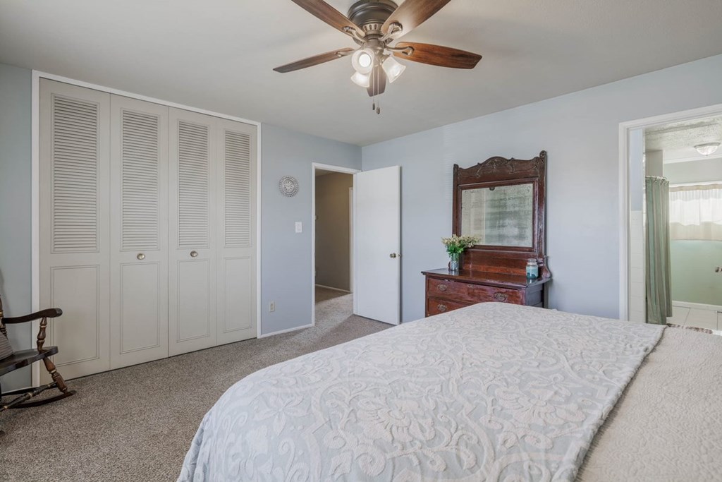 2510 Whirlaway Drive, Owensboro, Kentucky 42301, 4 Bedrooms Bedrooms, ,2 BathroomsBathrooms,Single Family Residence,For Sale,Whirlaway Drive,86452