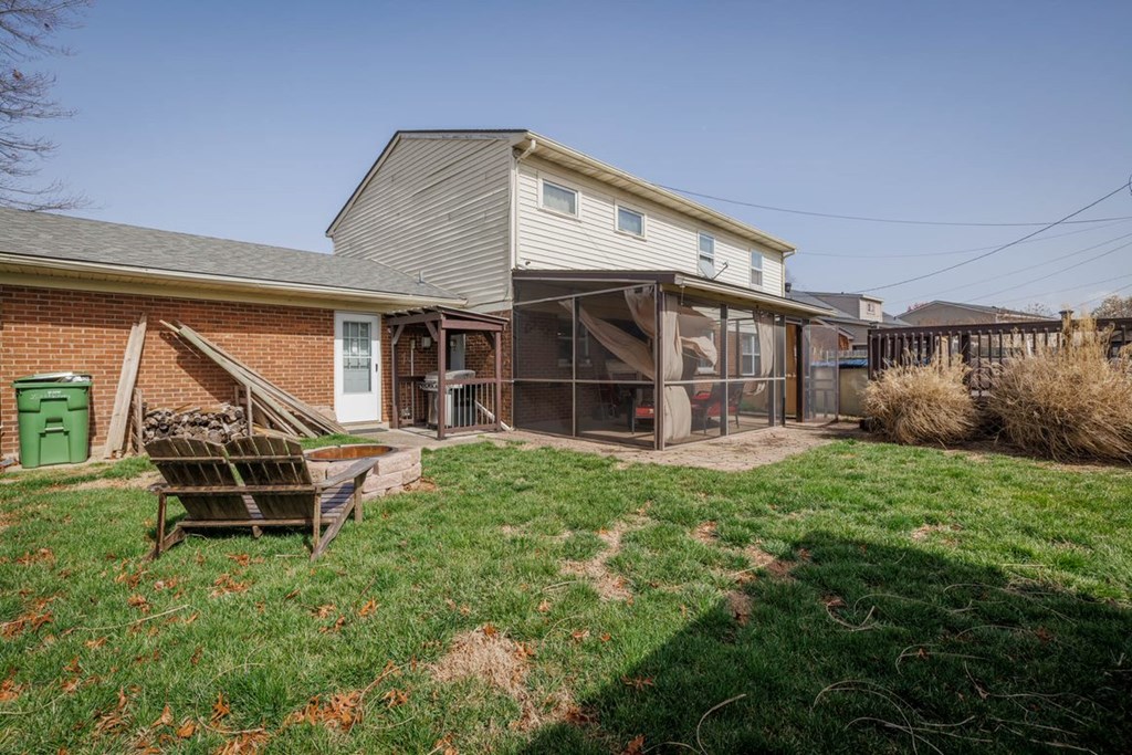 2510 Whirlaway Drive, Owensboro, Kentucky 42301, 4 Bedrooms Bedrooms, ,2 BathroomsBathrooms,Single Family Residence,For Sale,Whirlaway Drive,86452