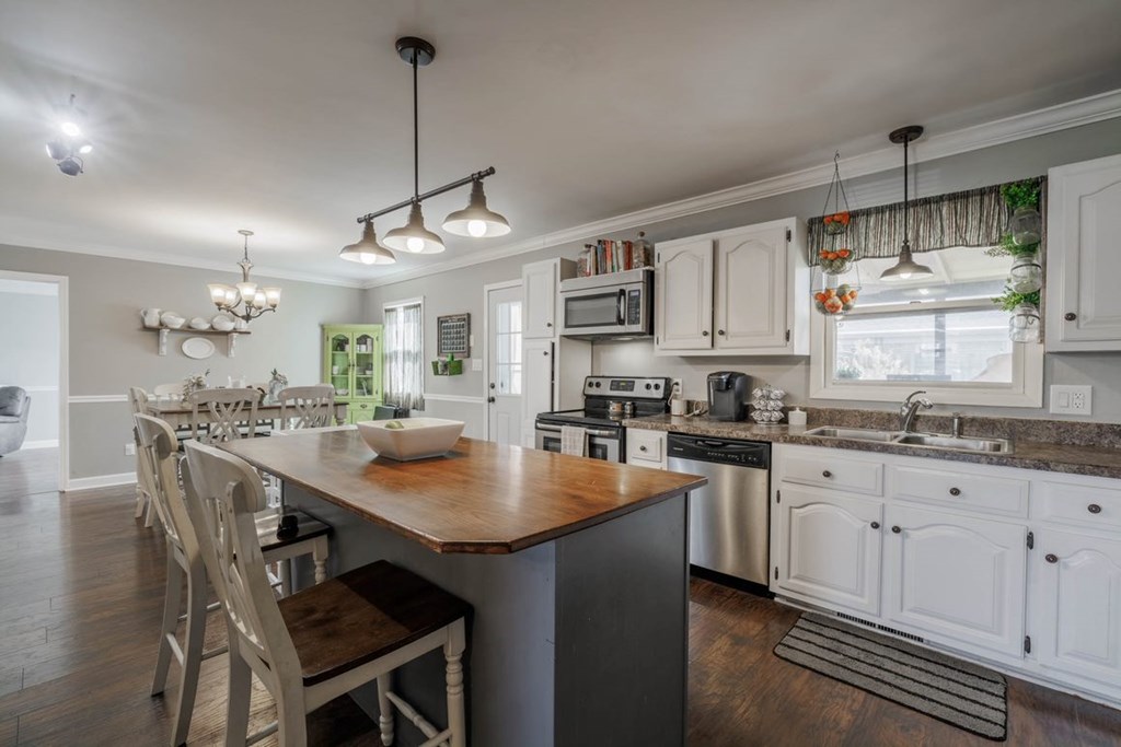 2510 Whirlaway Drive, Owensboro, Kentucky 42301, 4 Bedrooms Bedrooms, ,2 BathroomsBathrooms,Single Family Residence,For Sale,Whirlaway Drive,86452