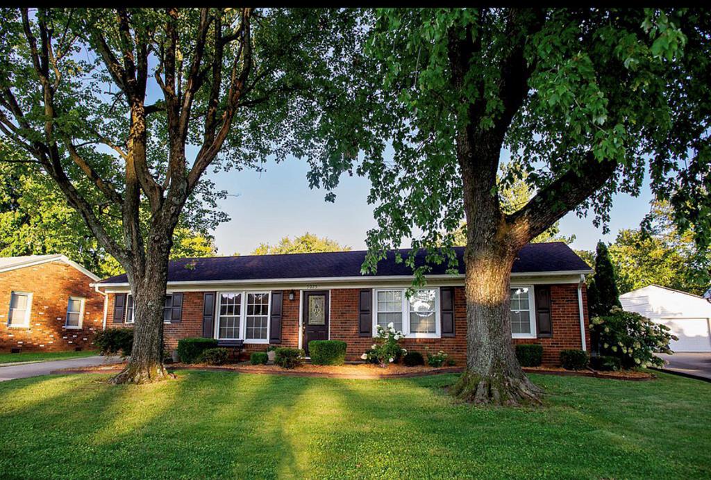 5025 Sturbridge Place, Owensboro, Kentucky 42303, 3 Bedrooms Bedrooms, ,2 BathroomsBathrooms,Single Family Residence,For Sale,Sturbridge Place,86475