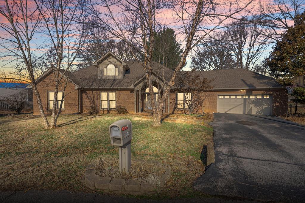 620 Whisperwood Court, Bowling Green, Kentucky 42104, 4 Bedrooms Bedrooms, ,3 BathroomsBathrooms,Single Family Residence,For Sale,Whisperwood Court,86528