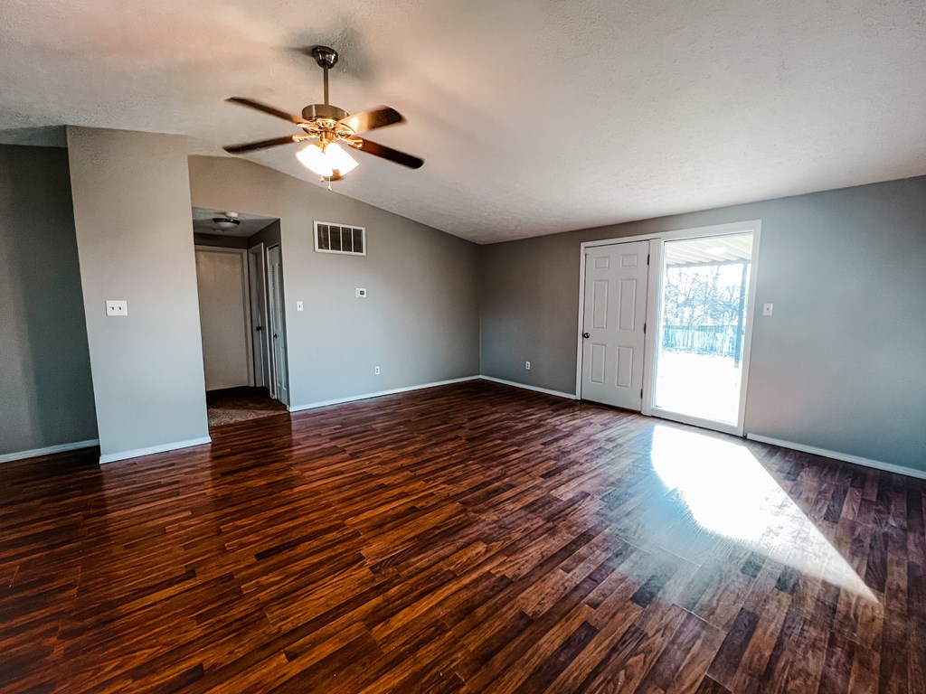 4212 Settlers PT, Owensboro, Kentucky 42303, 2 Bedrooms Bedrooms, ,1 BathroomBathrooms,Single Family Residence,For Sale,Settlers PT,86557