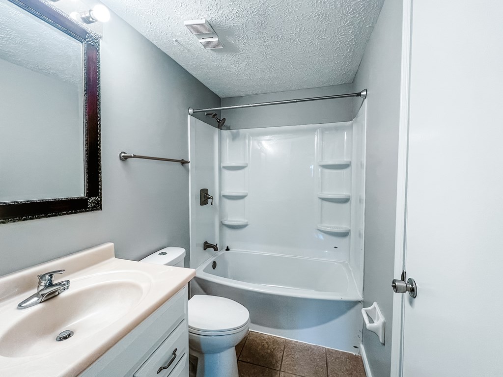 4212 Settlers PT, Owensboro, Kentucky 42303, 2 Bedrooms Bedrooms, ,1 BathroomBathrooms,Single Family Residence,For Sale,Settlers PT,86557