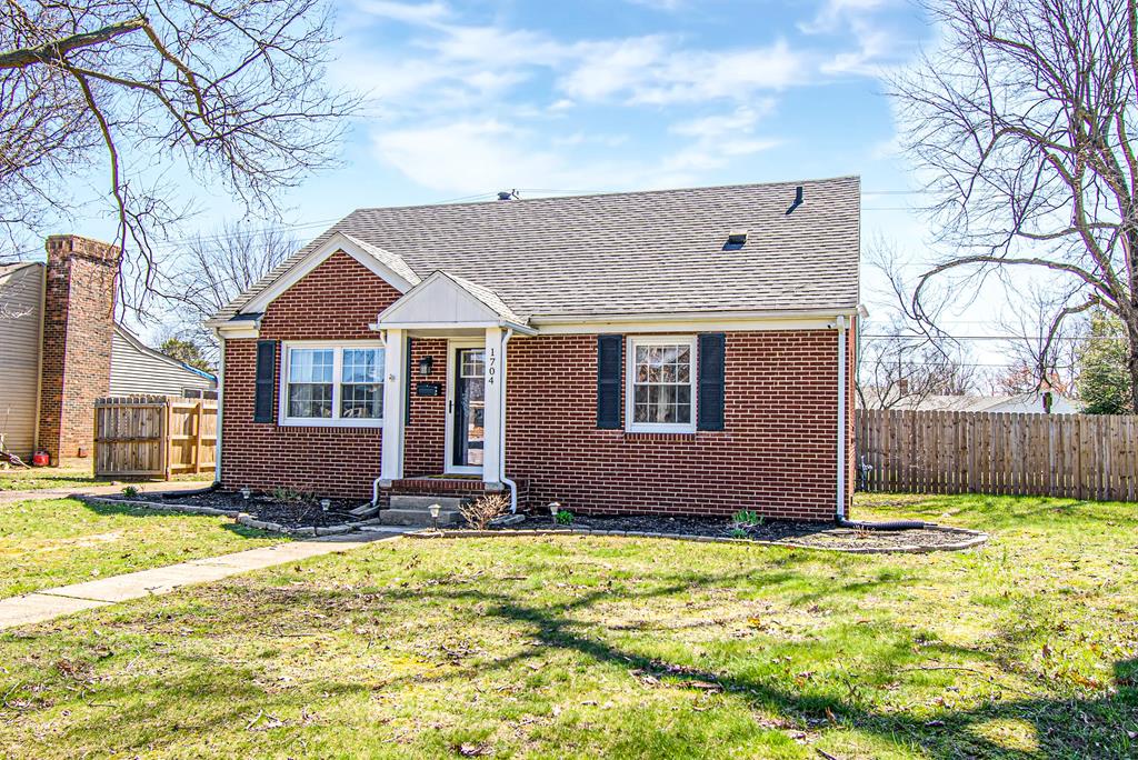 1704 Maple Ave, Owensboro, Kentucky 42301, 3 Bedrooms Bedrooms, ,1 BathroomBathrooms,Single Family Residence,For Sale,Maple Ave,86563