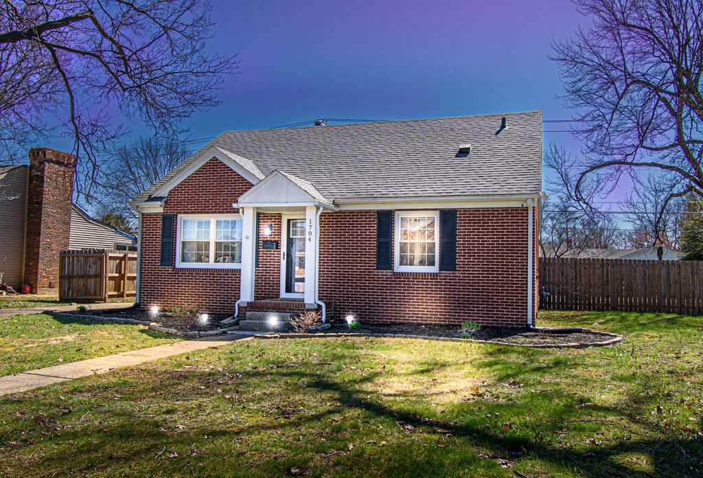 1704 Maple Ave, Owensboro, Kentucky 42301, 3 Bedrooms Bedrooms, ,1 BathroomBathrooms,Single Family Residence,For Sale,Maple Ave,86563