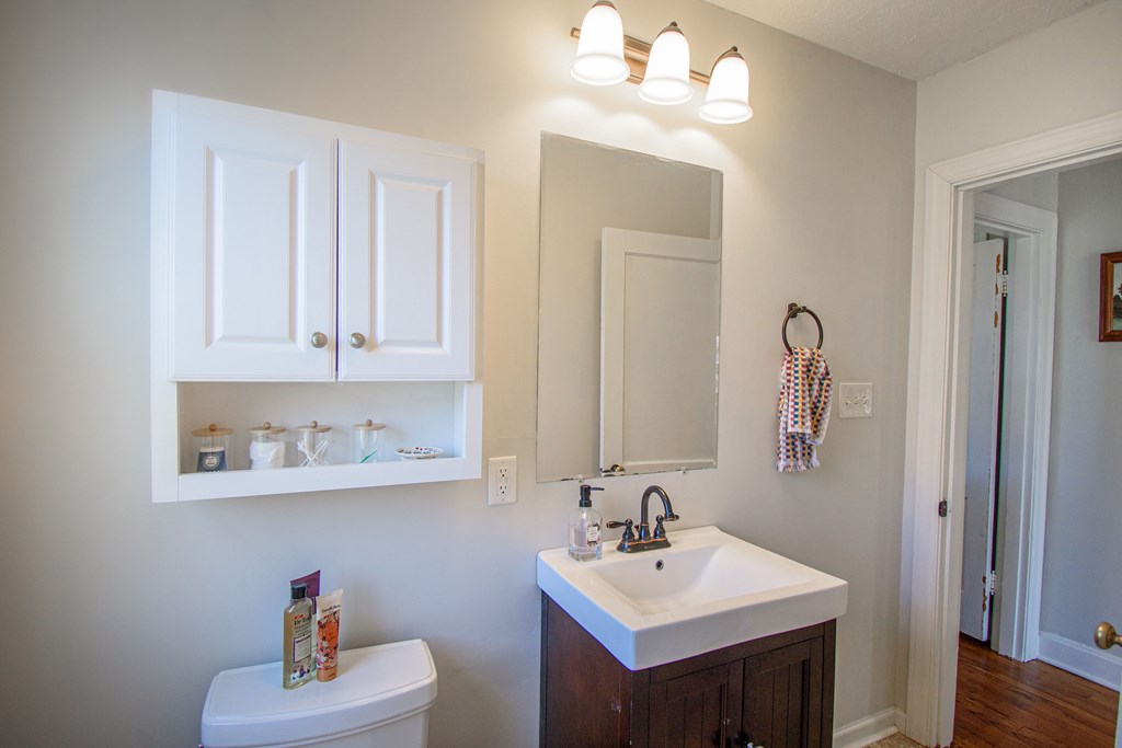 1704 Maple Ave, Owensboro, Kentucky 42301, 3 Bedrooms Bedrooms, ,1 BathroomBathrooms,Single Family Residence,For Sale,Maple Ave,86563