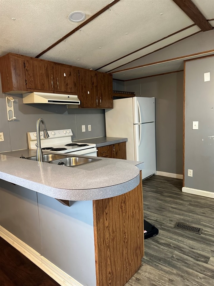 190 State Route 54 E, Fordsville, Kentucky 42343, 2 Bedrooms Bedrooms, ,1 BathroomBathrooms,Single Family Residence,For Sale,State Route 54 E,86598