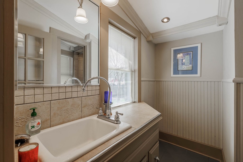 1304 Locust Street, Owensboro, Kentucky 42301, 3 Bedrooms Bedrooms, ,3 BathroomsBathrooms,Single Family Residence,For Sale,Locust Street,86643