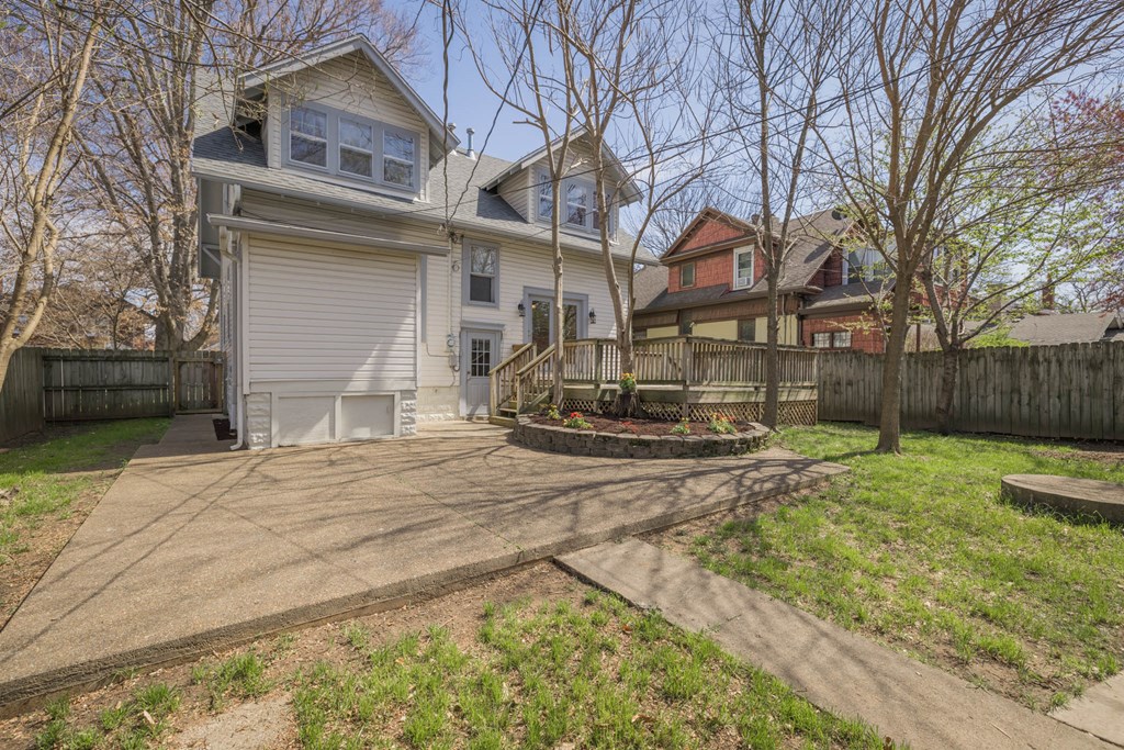 1304 Locust Street, Owensboro, Kentucky 42301, 3 Bedrooms Bedrooms, ,3 BathroomsBathrooms,Single Family Residence,For Sale,Locust Street,86643
