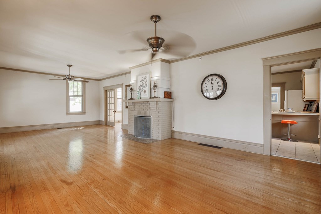 1304 Locust Street, Owensboro, Kentucky 42301, 3 Bedrooms Bedrooms, ,3 BathroomsBathrooms,Single Family Residence,For Sale,Locust Street,86643