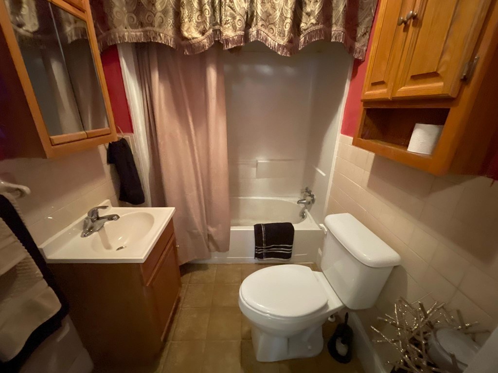 1126 Clay Street, Hartford, Kentucky 42347, 3 Bedrooms Bedrooms, ,2 BathroomsBathrooms,Single Family Residence,For Sale,Clay Street,86645