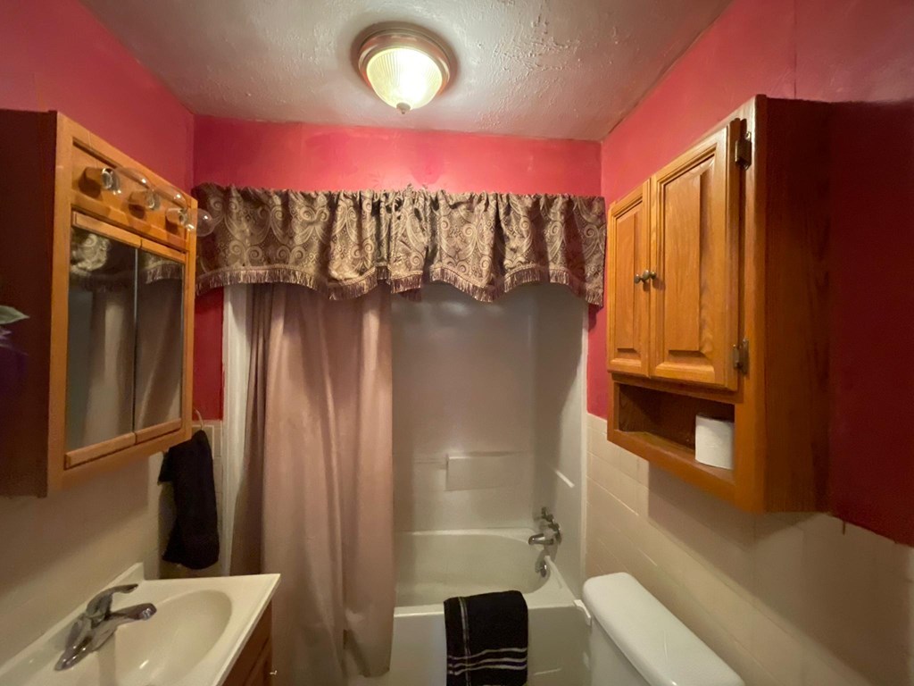 1126 Clay Street, Hartford, Kentucky 42347, 3 Bedrooms Bedrooms, ,2 BathroomsBathrooms,Single Family Residence,For Sale,Clay Street,86645