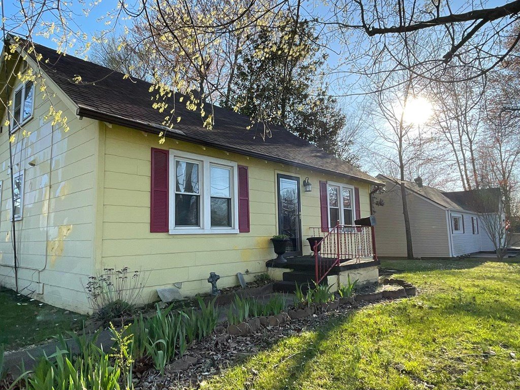 1126 Clay Street, Hartford, Kentucky 42347, 3 Bedrooms Bedrooms, ,2 BathroomsBathrooms,Single Family Residence,For Sale,Clay Street,86645