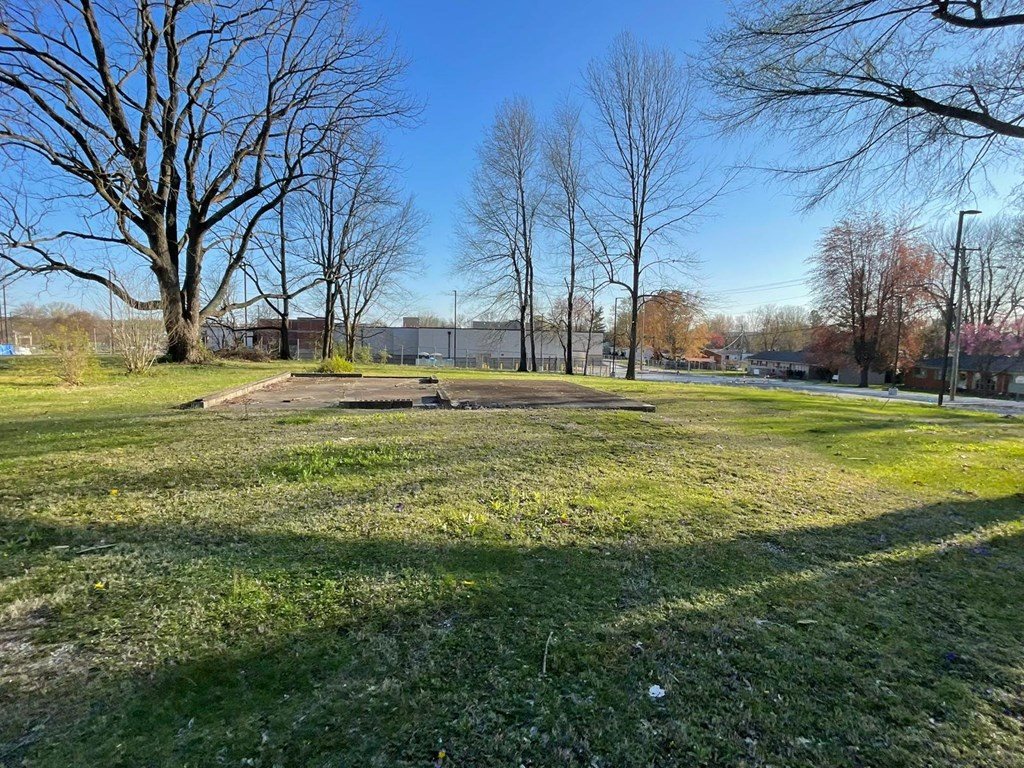 1126 Clay Street, Hartford, Kentucky 42347, 3 Bedrooms Bedrooms, ,2 BathroomsBathrooms,Single Family Residence,For Sale,Clay Street,86645