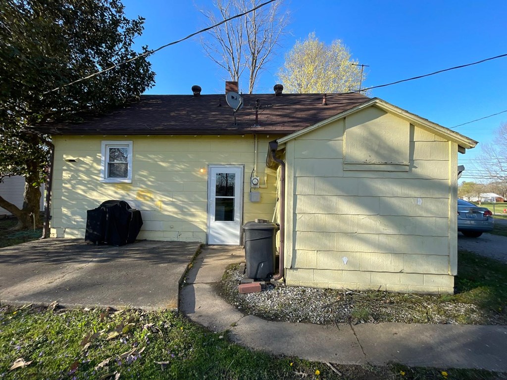 1126 Clay Street, Hartford, Kentucky 42347, 3 Bedrooms Bedrooms, ,2 BathroomsBathrooms,Single Family Residence,For Sale,Clay Street,86645