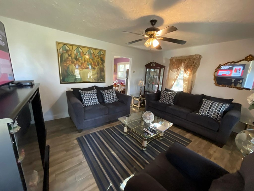 1126 Clay Street, Hartford, Kentucky 42347, 3 Bedrooms Bedrooms, ,2 BathroomsBathrooms,Single Family Residence,For Sale,Clay Street,86645