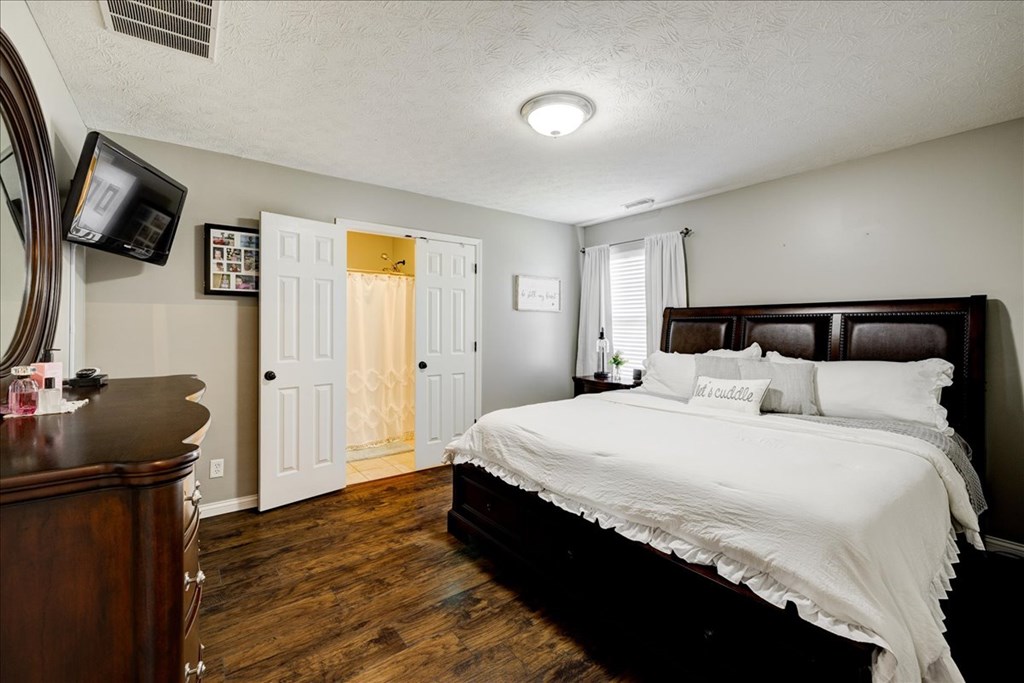 2009 Meadow Grass Creek, Owensboro, Kentucky 42303, 3 Bedrooms Bedrooms, ,2 BathroomsBathrooms,Single Family Residence,For Sale,Meadow Grass Creek,86661
