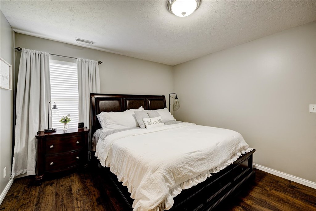 2009 Meadow Grass Creek, Owensboro, Kentucky 42303, 3 Bedrooms Bedrooms, ,2 BathroomsBathrooms,Single Family Residence,For Sale,Meadow Grass Creek,86661