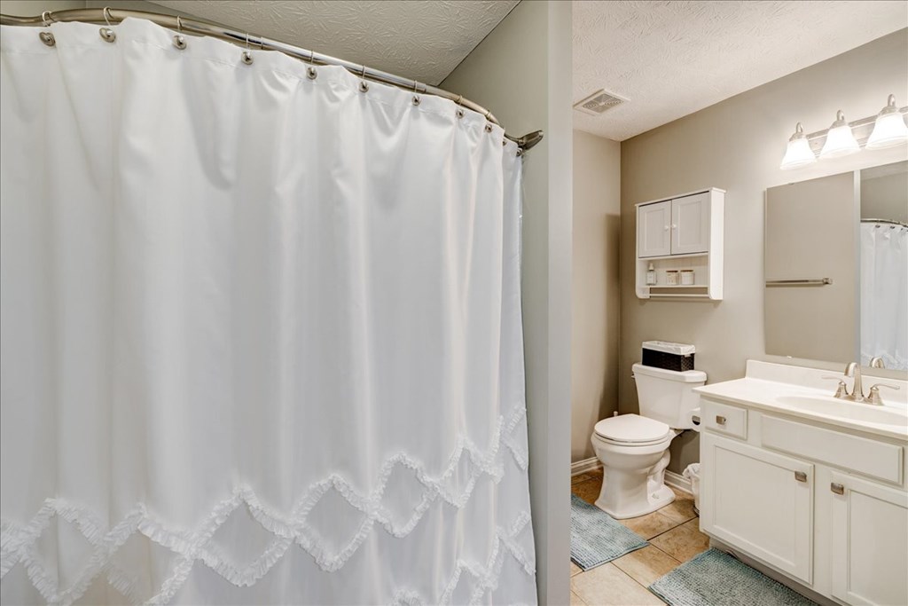 2009 Meadow Grass Creek, Owensboro, Kentucky 42303, 3 Bedrooms Bedrooms, ,2 BathroomsBathrooms,Single Family Residence,For Sale,Meadow Grass Creek,86661