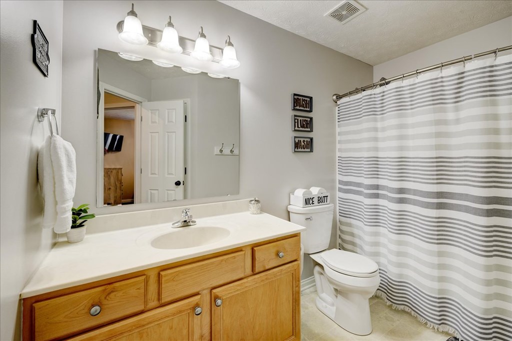 2009 Meadow Grass Creek, Owensboro, Kentucky 42303, 3 Bedrooms Bedrooms, ,2 BathroomsBathrooms,Single Family Residence,For Sale,Meadow Grass Creek,86661