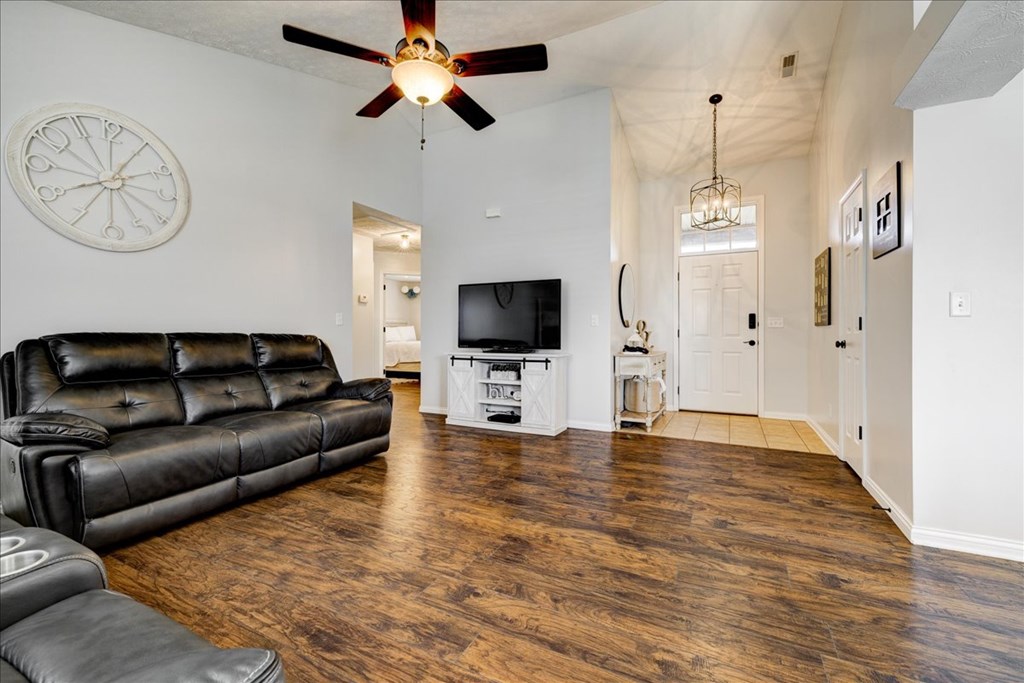 2009 Meadow Grass Creek, Owensboro, Kentucky 42303, 3 Bedrooms Bedrooms, ,2 BathroomsBathrooms,Single Family Residence,For Sale,Meadow Grass Creek,86661