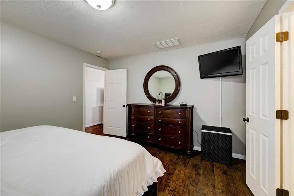 2009 Meadow Grass Creek, Owensboro, Kentucky 42303, 3 Bedrooms Bedrooms, ,2 BathroomsBathrooms,Single Family Residence,For Sale,Meadow Grass Creek,86661
