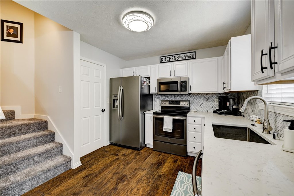 2009 Meadow Grass Creek, Owensboro, Kentucky 42303, 3 Bedrooms Bedrooms, ,2 BathroomsBathrooms,Single Family Residence,For Sale,Meadow Grass Creek,86661