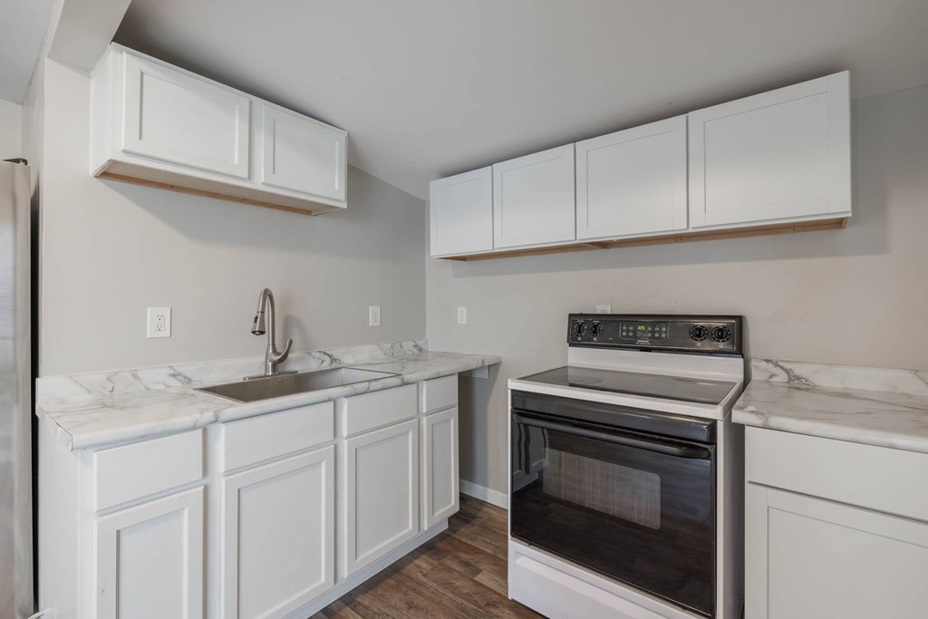 1423 Alexander Avenue, Owensboro, Kentucky 42303, 2 Bedrooms Bedrooms, ,1 BathroomBathrooms,Single Family Residence,For Sale,Alexander Avenue,86665