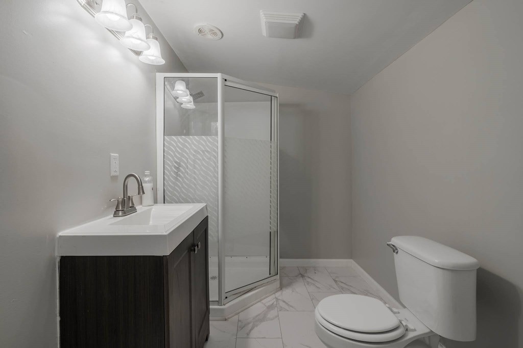 1423 Alexander Avenue, Owensboro, Kentucky 42303, 2 Bedrooms Bedrooms, ,1 BathroomBathrooms,Single Family Residence,For Sale,Alexander Avenue,86665