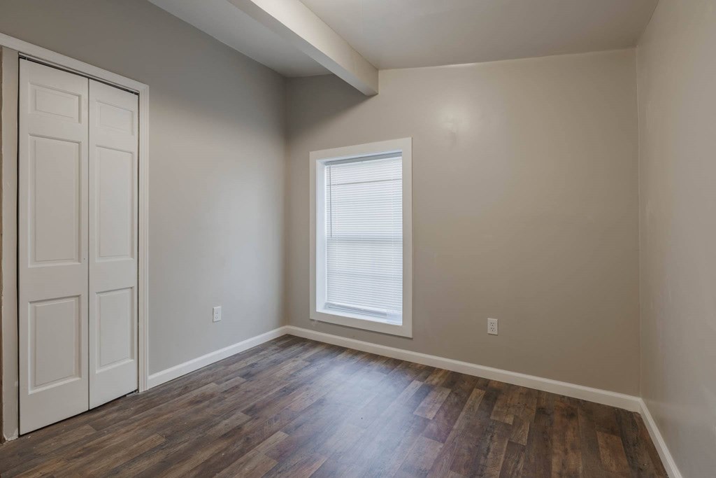 1423 Alexander Avenue, Owensboro, Kentucky 42303, 2 Bedrooms Bedrooms, ,1 BathroomBathrooms,Single Family Residence,For Sale,Alexander Avenue,86665