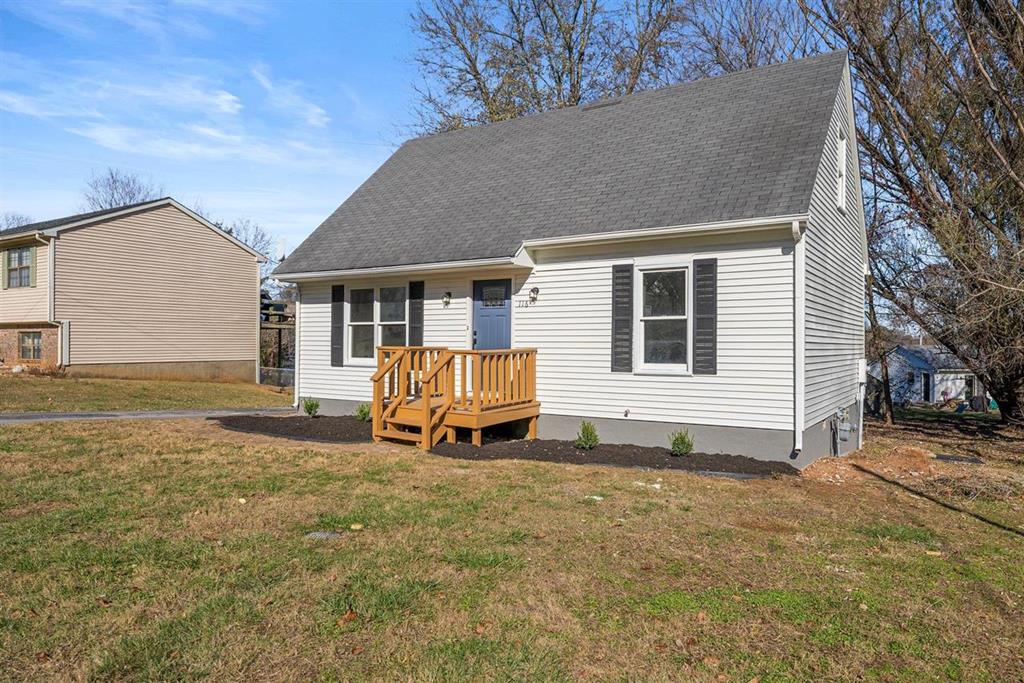 116 Upperstone Avenue, Bowling Green, Kentucky 42101, 3 Bedrooms Bedrooms, ,2 BathroomsBathrooms,Single Family Residence,For Sale,Upperstone Avenue,86671