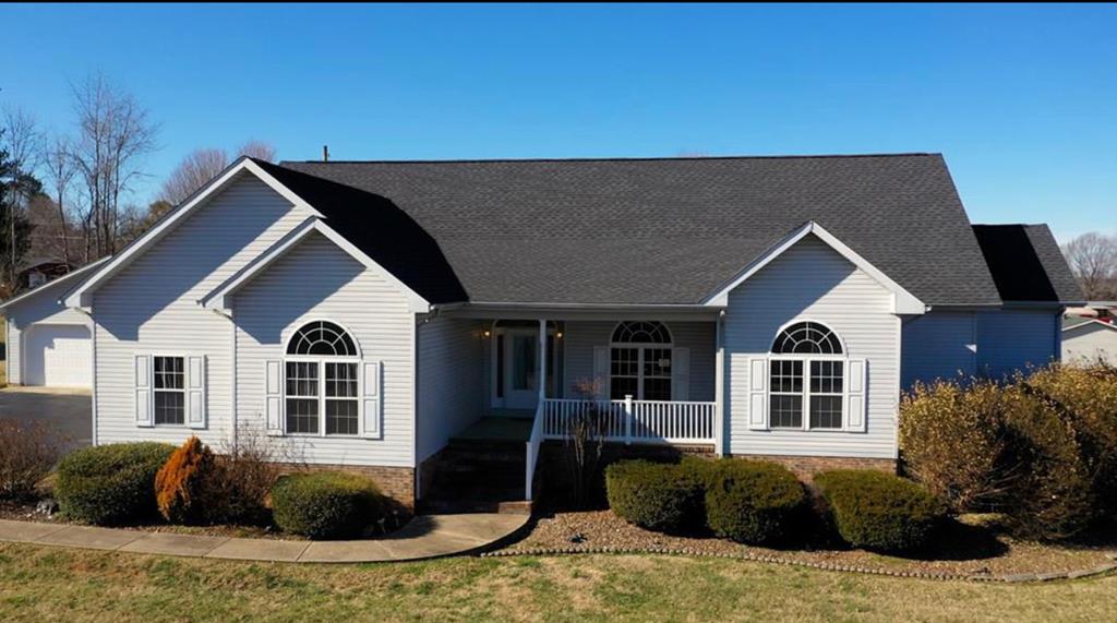 305 Meadow Hill Blvd, Central City, Kentucky 42330, 5 Bedrooms Bedrooms, ,3 BathroomsBathrooms,Single Family Residence,For Sale,Meadow Hill Blvd,86686