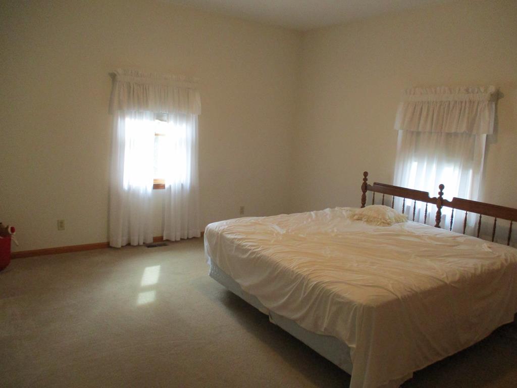 302 Center Street, Rockport, IN, Indiana 47635, 3 Bedrooms Bedrooms, ,3 BathroomsBathrooms,Single Family Residence,For Sale,Center Street,86701