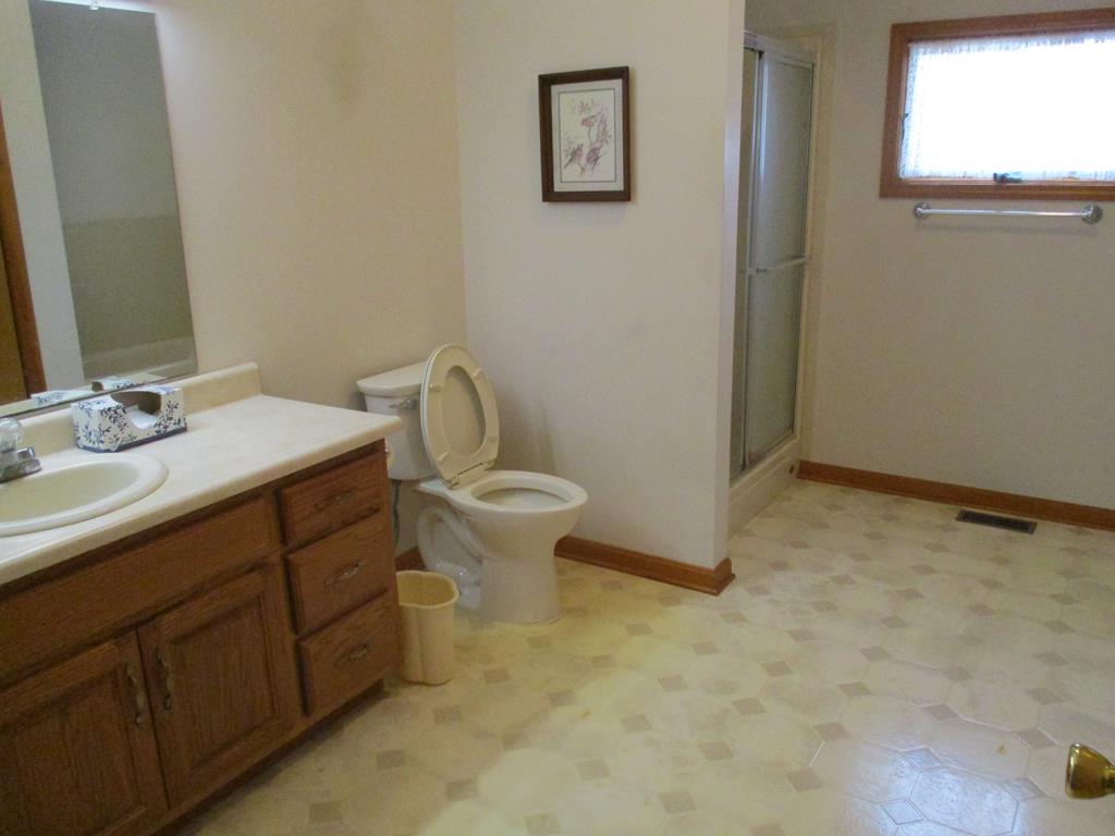 302 Center Street, Rockport, IN, Indiana 47635, 3 Bedrooms Bedrooms, ,3 BathroomsBathrooms,Single Family Residence,For Sale,Center Street,86701