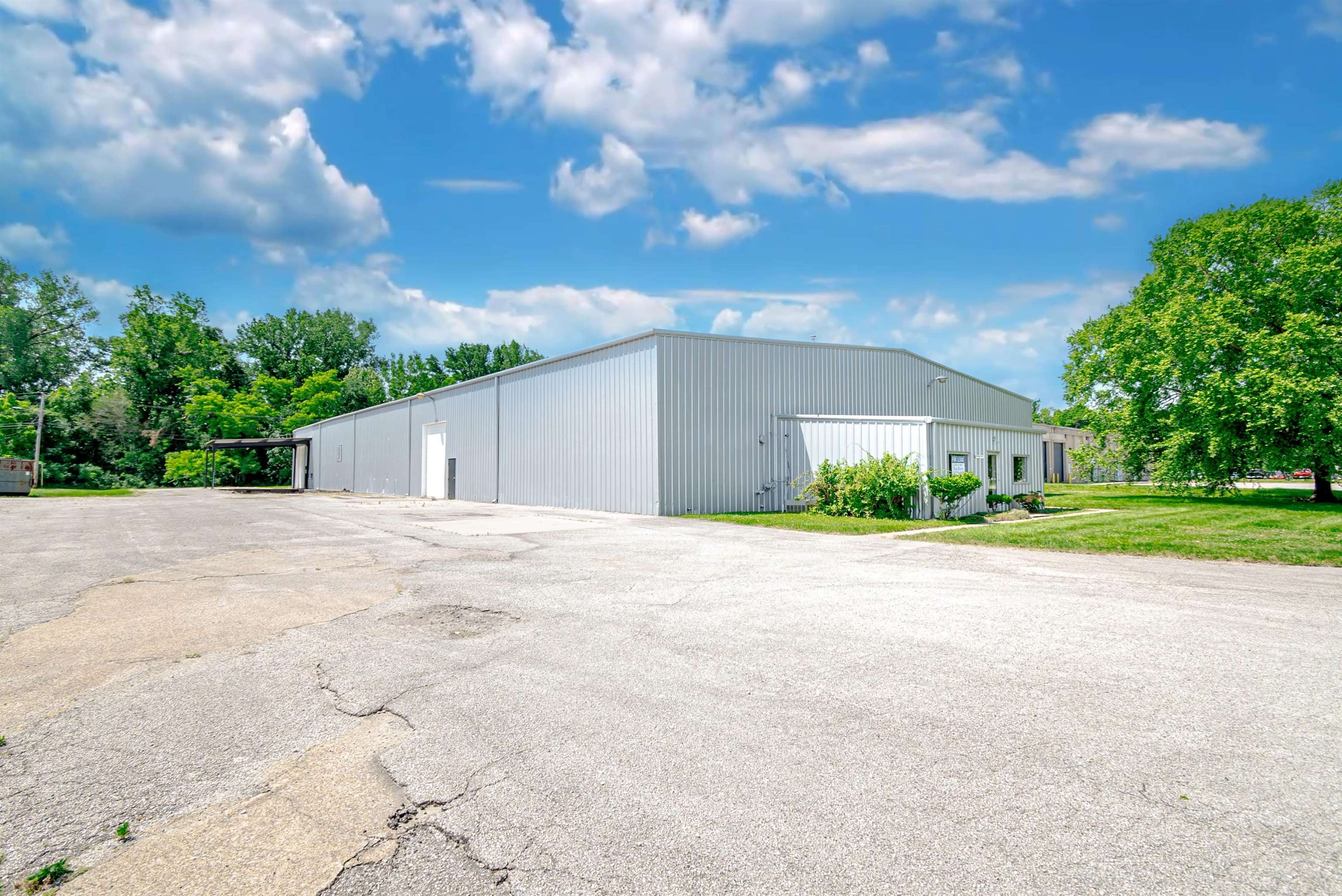 2700 Warehouse Rd, Owensboro, Kentucky 42301, ,Industrial,For Sale,Warehouse Rd,86825