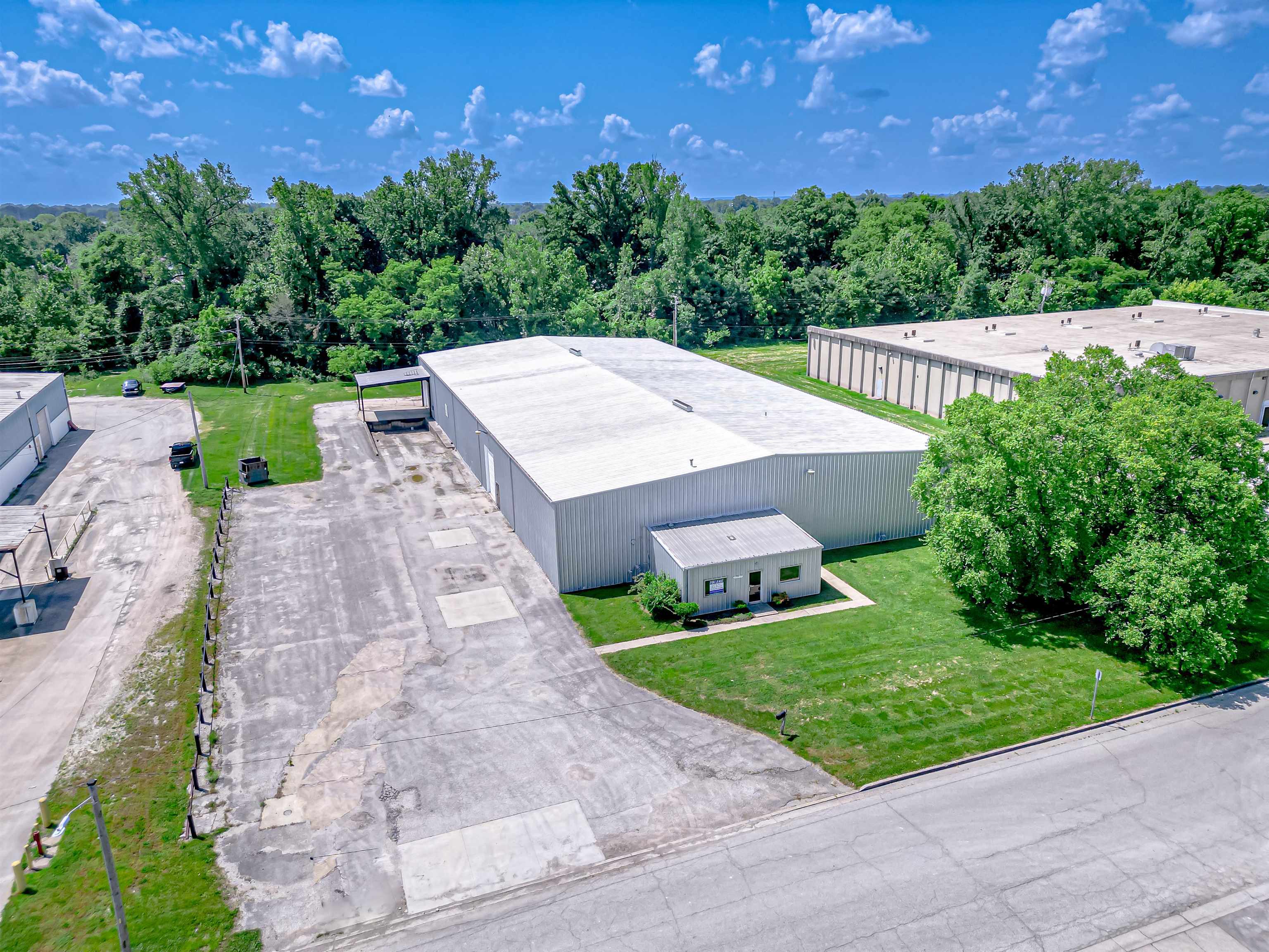 2700 Warehouse Rd, Owensboro, Kentucky 42301, ,Industrial,For Sale,Warehouse Rd,86825