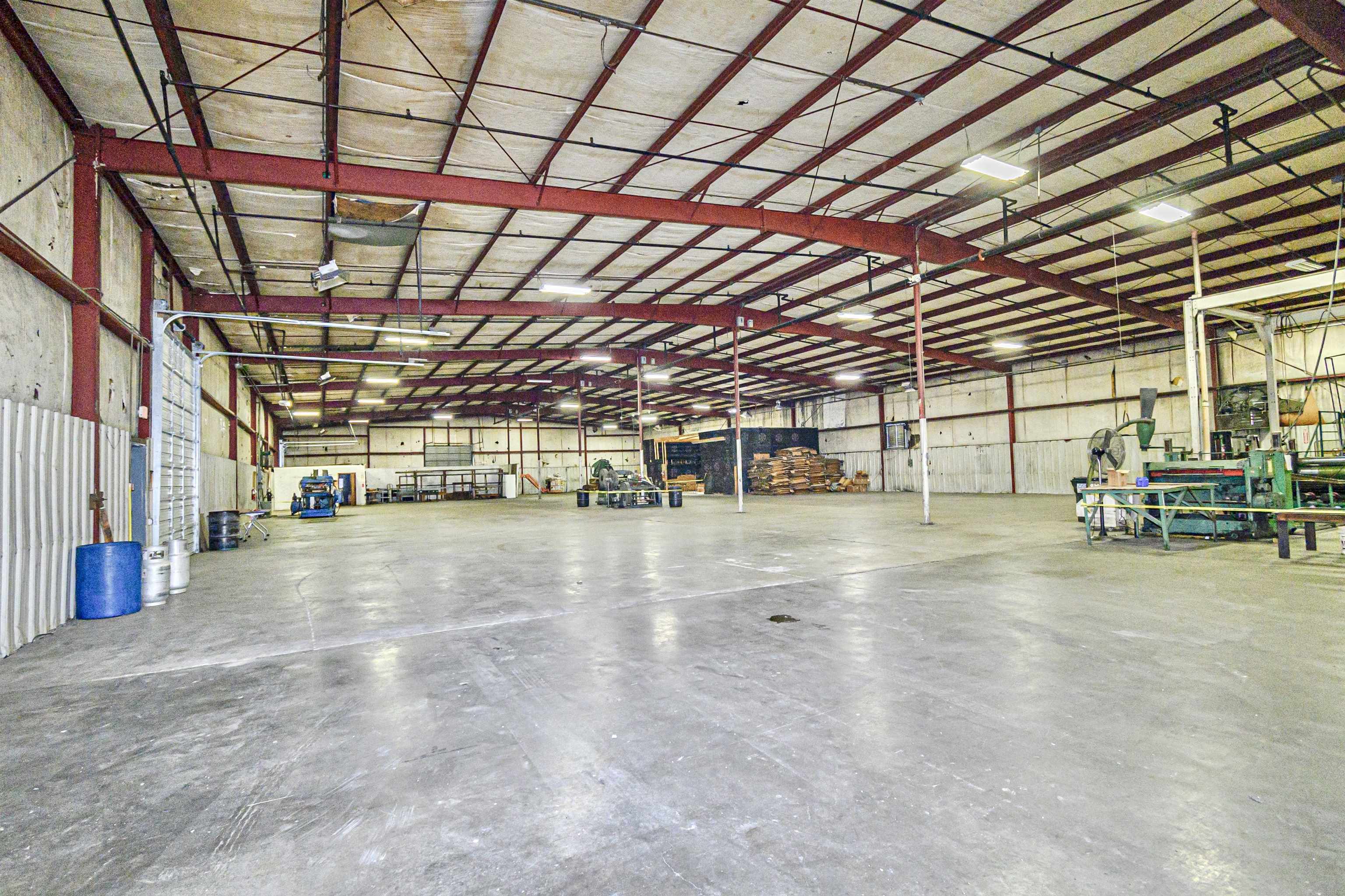 2700 Warehouse Rd, Owensboro, Kentucky 42301, ,Industrial,For Sale,Warehouse Rd,86825