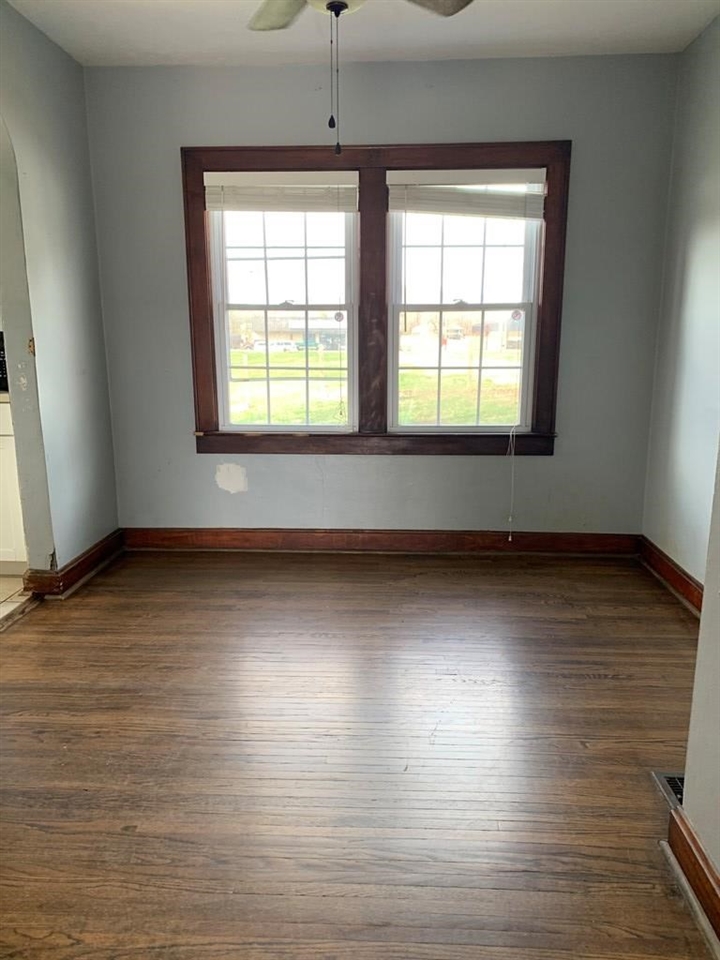 9987 Oak Street, Whitesville, Kentucky 42378, 3 Bedrooms Bedrooms, ,1 BathroomBathrooms,Single Family Residence,For Sale,Oak Street,86832