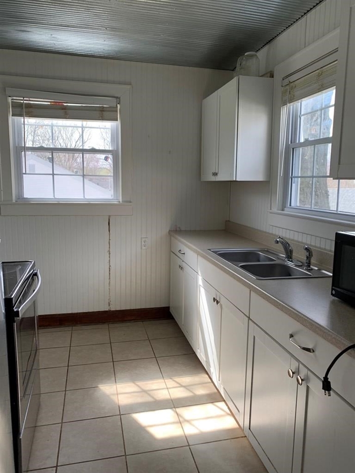 9987 Oak Street, Whitesville, Kentucky 42378, 3 Bedrooms Bedrooms, ,1 BathroomBathrooms,Single Family Residence,For Sale,Oak Street,86832