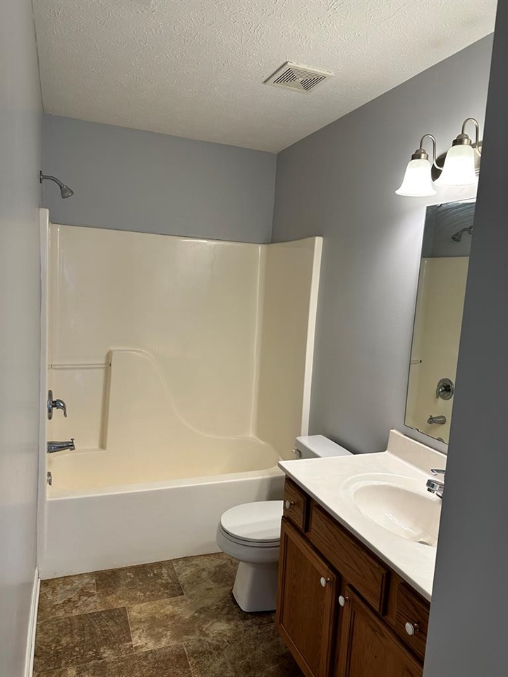 2579 Arbor Terrace, Owensboro, Kentucky 42303, 2 Bedrooms Bedrooms, ,2 BathroomsBathrooms,Single Family Residence,For Sale,Arbor Terrace,86848