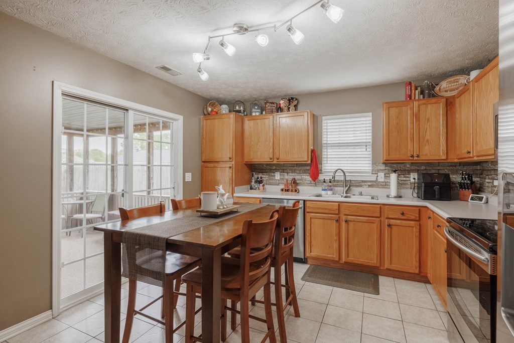 2319 Tradition Avenue, Owensboro, Kentucky 42301, 3 Bedrooms Bedrooms, ,2 BathroomsBathrooms,Single Family Residence,For Sale,Tradition Avenue,86858